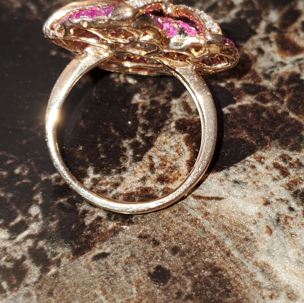 SOLD!! 18kt ROSE GOLD RUBY & DIAMOND RING - Picture 3 of 9